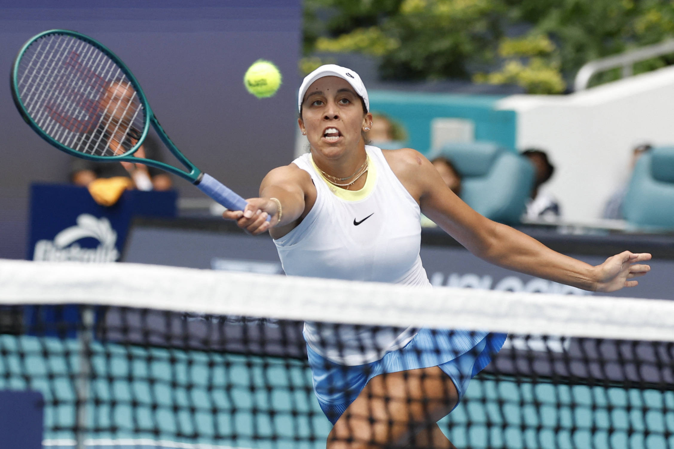 实现了阵容 实现了阵容